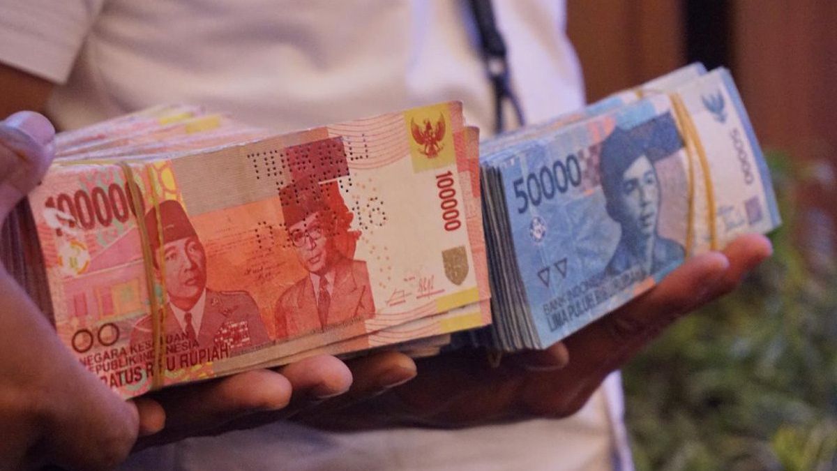 Rupiah Perkasa di Akhir Pekan, Menguat ke Rp15.465 per 