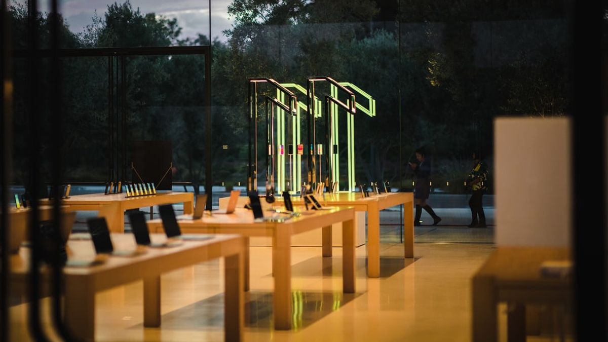 Apple Warns Rioters Who Loot Their Devices From Its Store